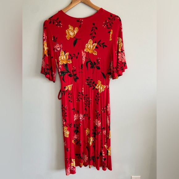Old Navy faux Floral Wrap Dress in Red and Yellow size M - Picture 3 of 5